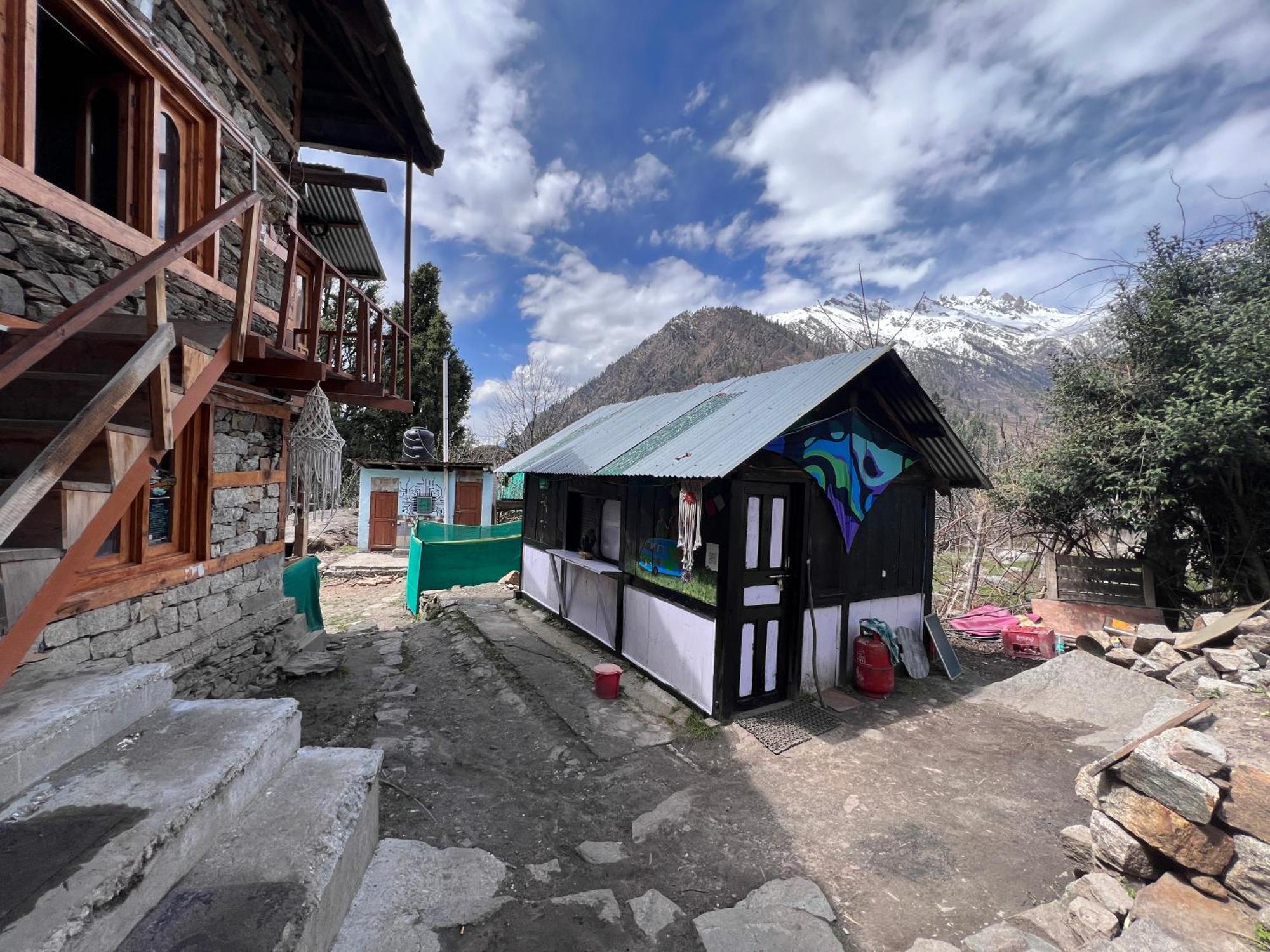 Old Brahma Homestay Kalgha Exterior foto